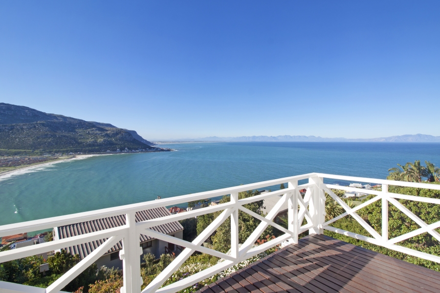 4 Bedroom Property for Sale in Fish Hoek Western Cape